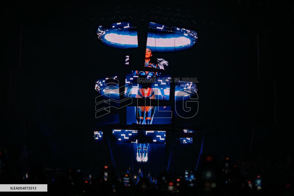 Katy Perry At The Life Times Tour 2025 - Casalecchio di Reno