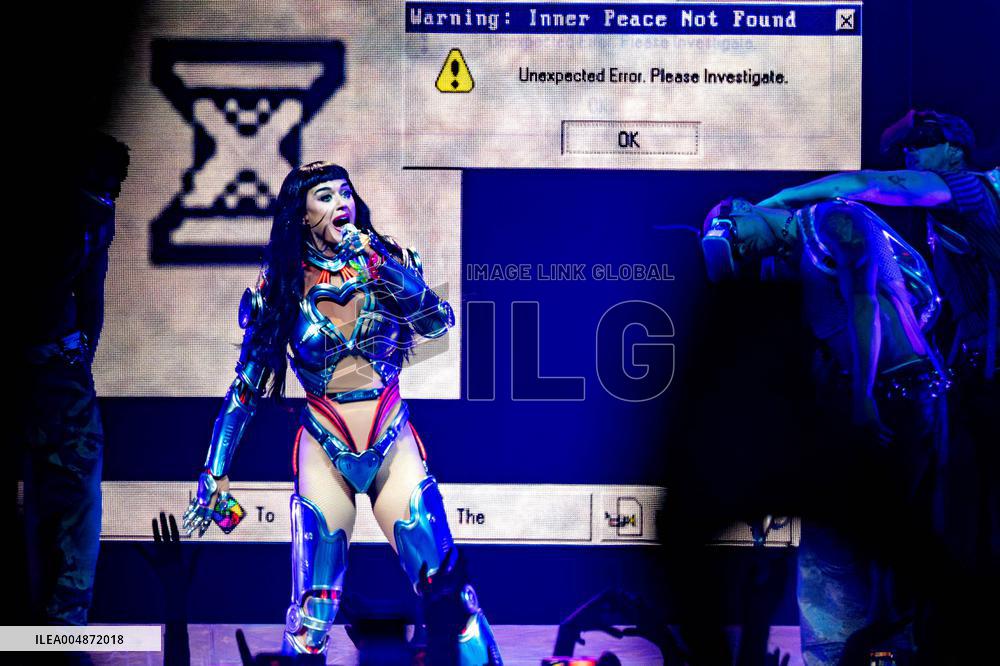 Katy Perry At The Life Times Tour 2025 - Casalecchio di Reno