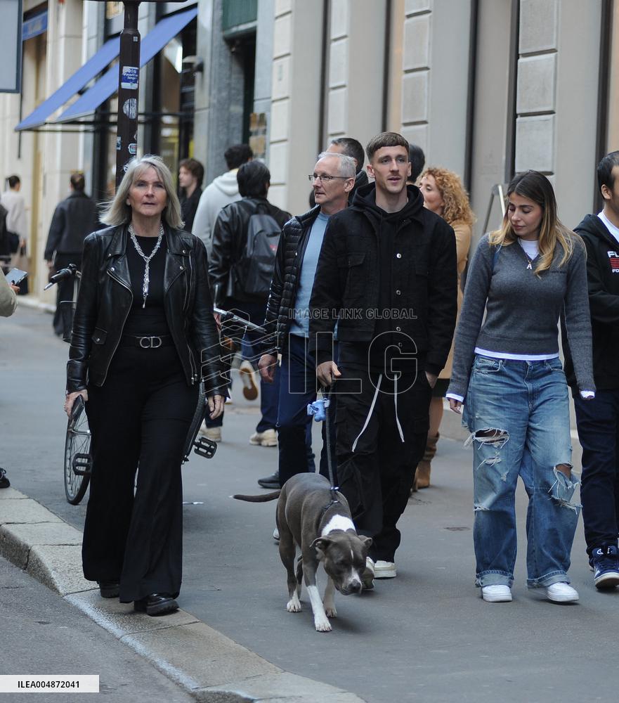 Alexis Saelemaekers Spotted In Milan With Family - Italy