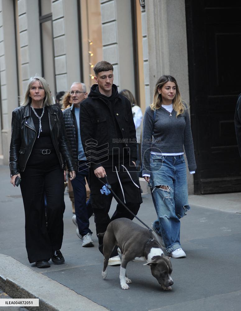 Alexis Saelemaekers Spotted In Milan With Family - Italy