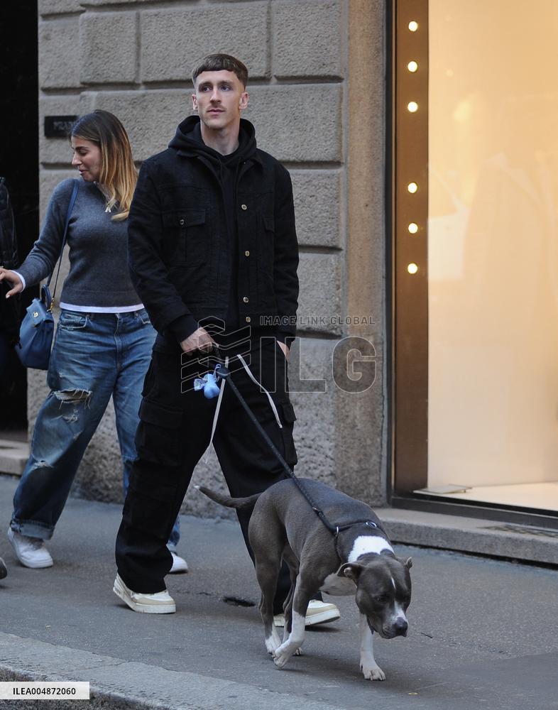 Alexis Saelemaekers Spotted In Milan With Family - Italy