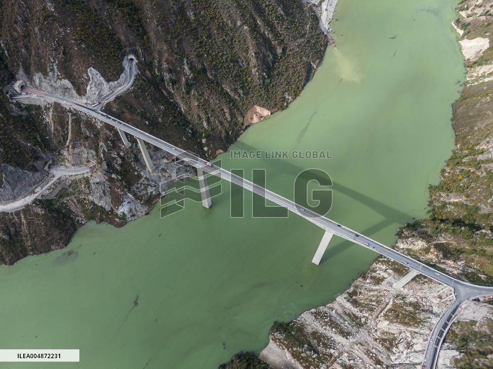 World Highest Dam Shuangjiangkou Hydropower Station Construction