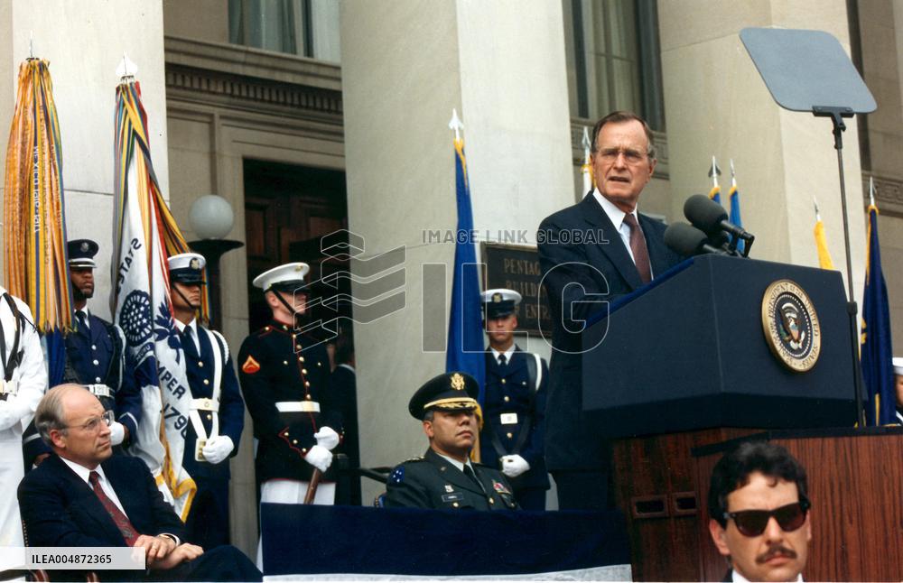Bush, Cheney, and Powell at the Pentagon