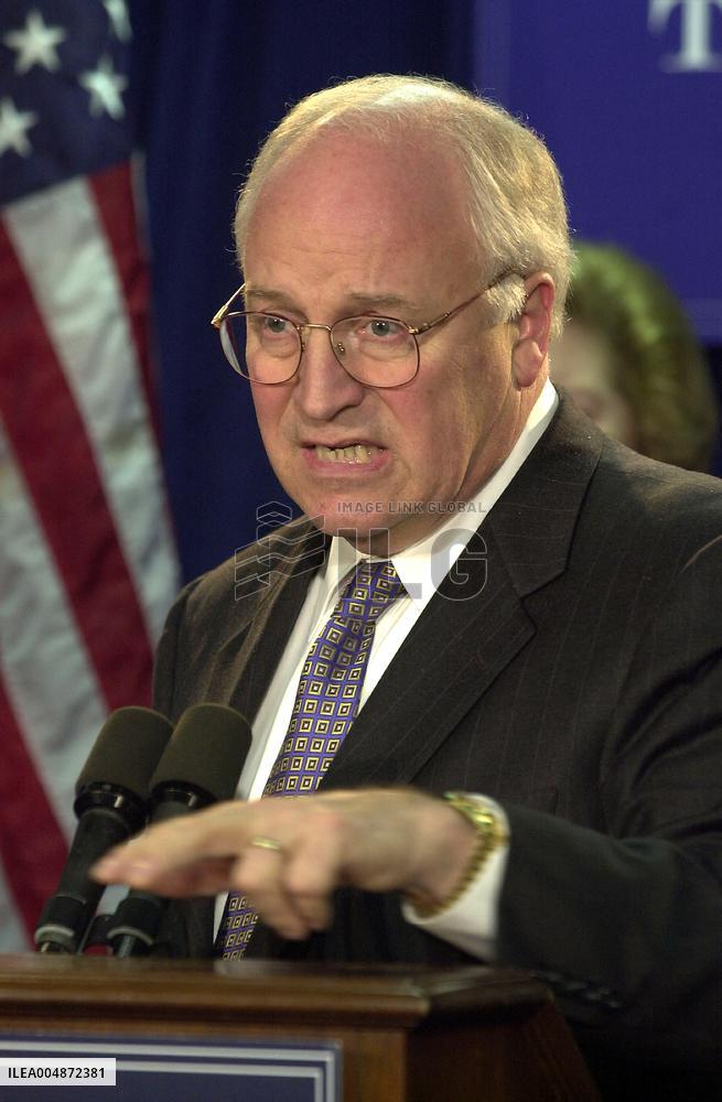 Cheney Meets Reporters