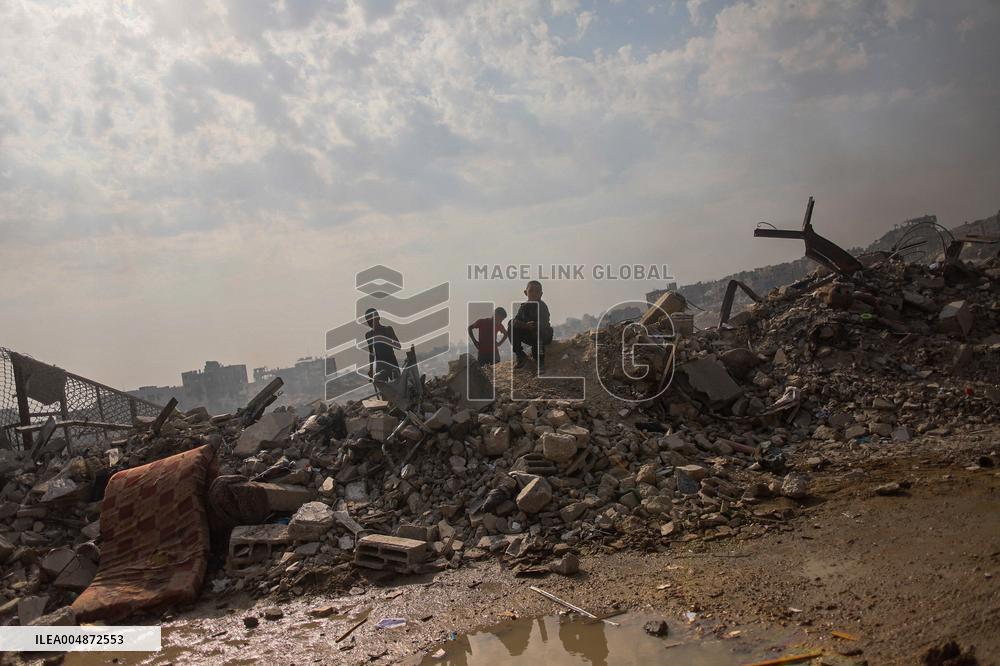 Life In The Ruins In Gaza After Ceasefire - Palestine