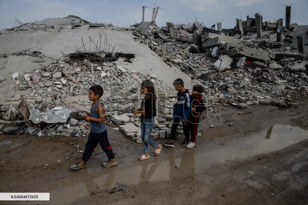 Life In The Ruins In Gaza After Ceasefire - Palestine