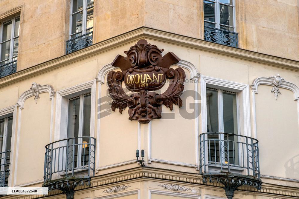 Laurent Mauvignier Wins Goncourt Prize For “La Maison Vide” - Paris