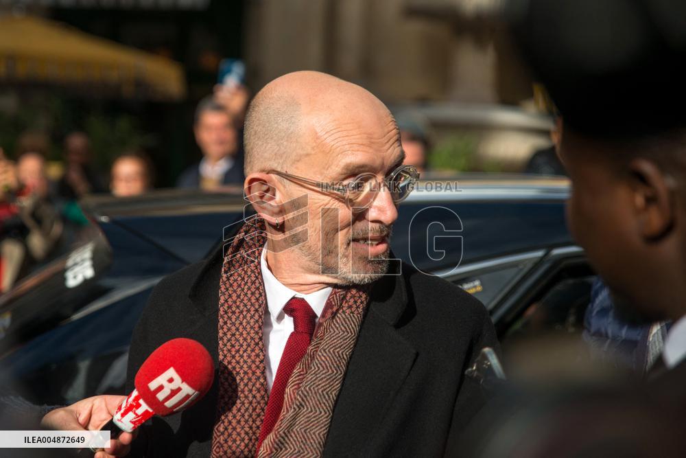 Laurent Mauvignier Wins Goncourt Prize For “La Maison Vide” - Paris