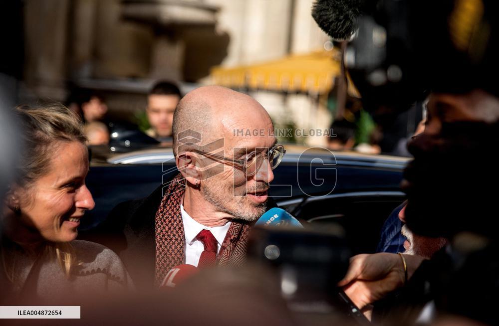 Laurent Mauvignier Wins Goncourt Prize For “La Maison Vide” - Paris