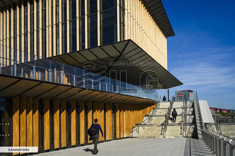 Illustration - Saint-Denis Pleyel Station - Paris Express