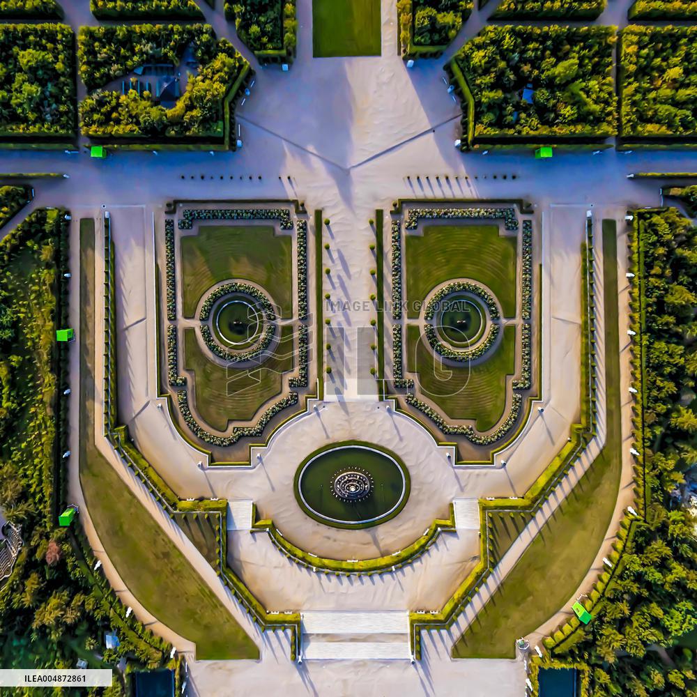 Illustration - Versailles