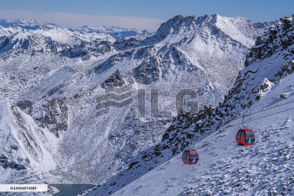 Dagu Glacier Scenic Area