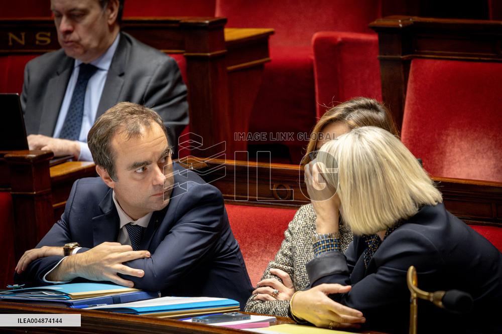 Opening session to discuss France's social security budget - Paris AJ