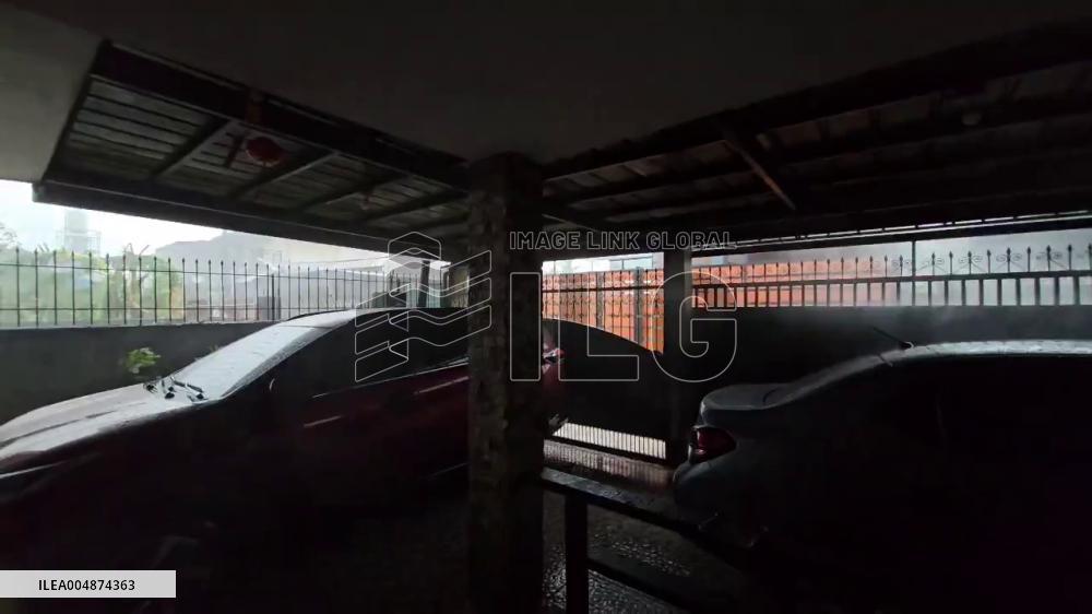 Philippines: Typhoon Kalmaegi Lashes Central Regions With Strong Winds and Heavy Rain 6