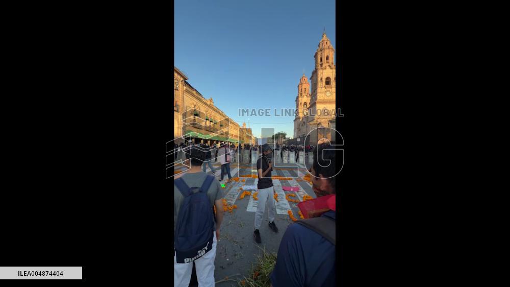 Mexico: Protest Erupts After Anti-Crime Mayor Killed in Michoacán 2