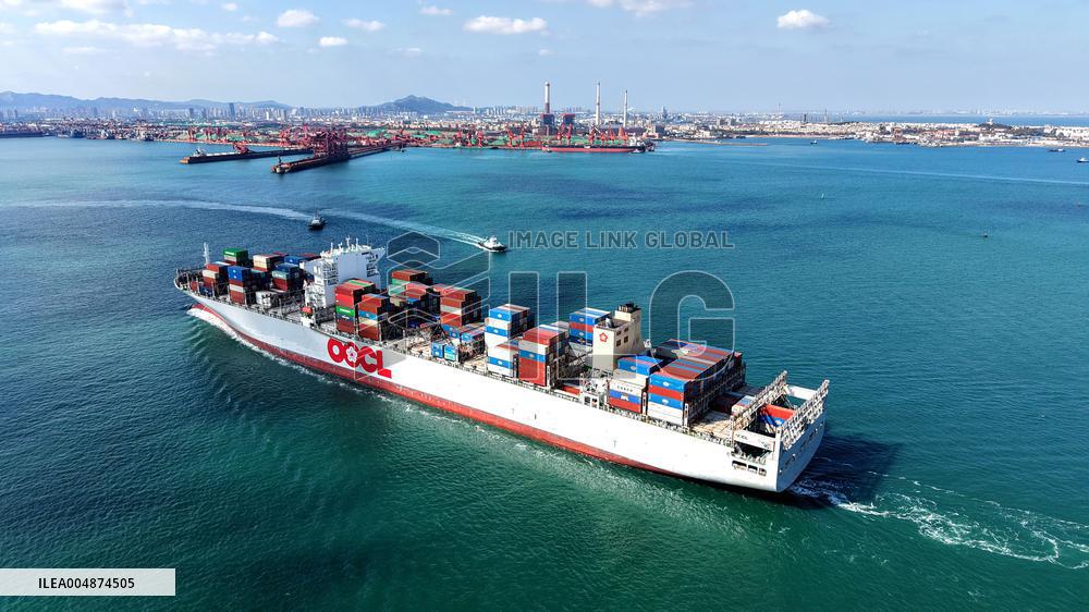 Foreign Trade Containers Cargo Ship