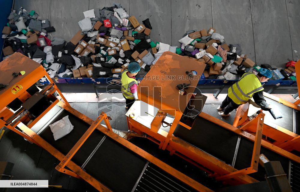 Online Shopping Logistics Peak in China