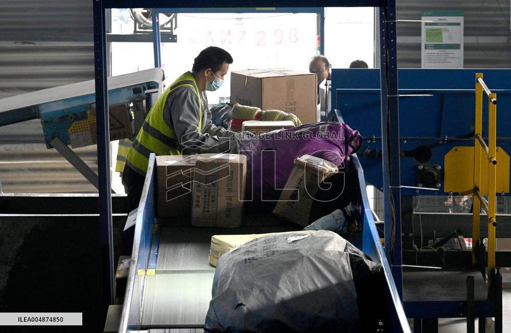 Online Shopping Logistics Peak in China