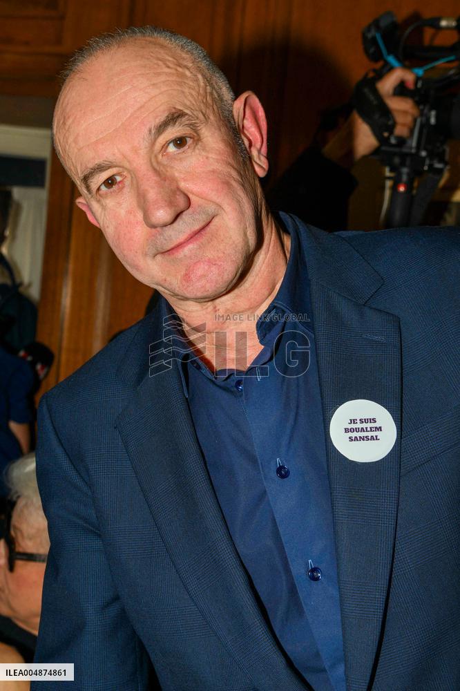 Laurent Mauvignier Wins Goncourt Prize For “La Maison Vide” - Paris