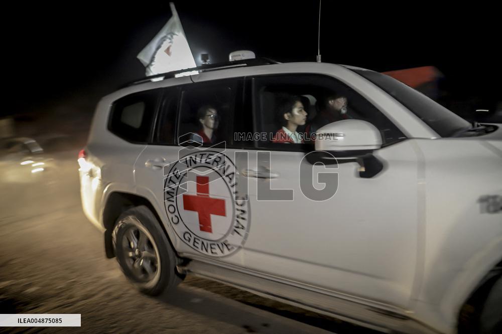 Red Cross Enters Gaza City