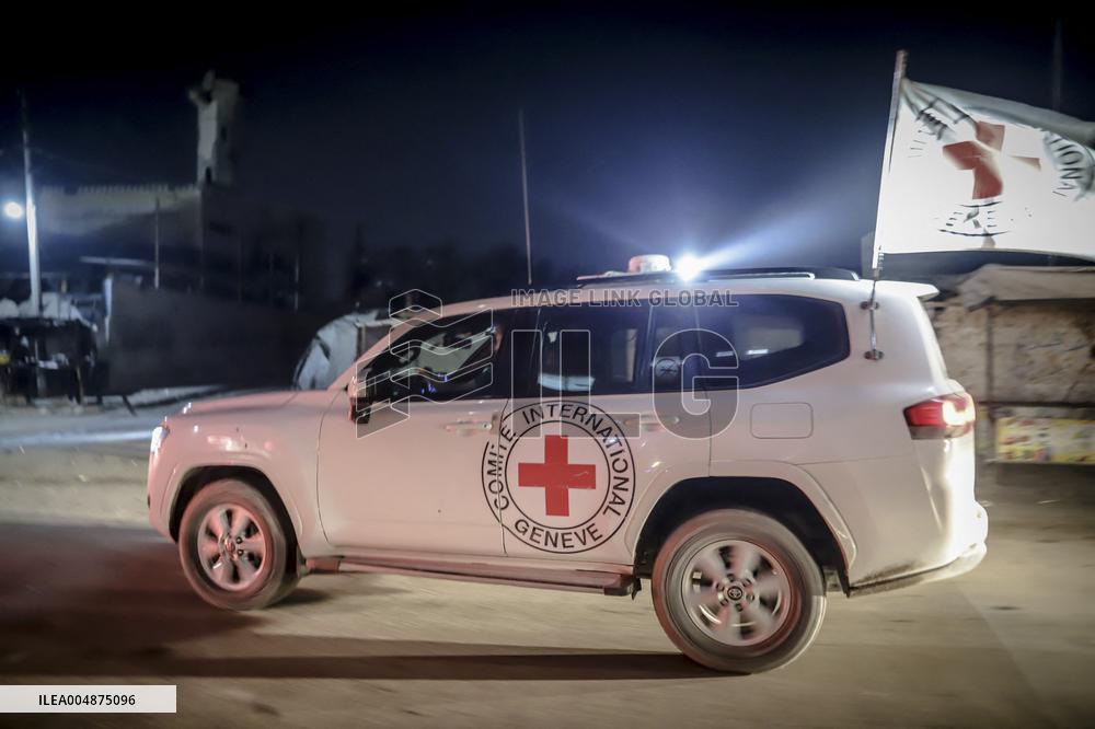 Red Cross Enters Gaza City