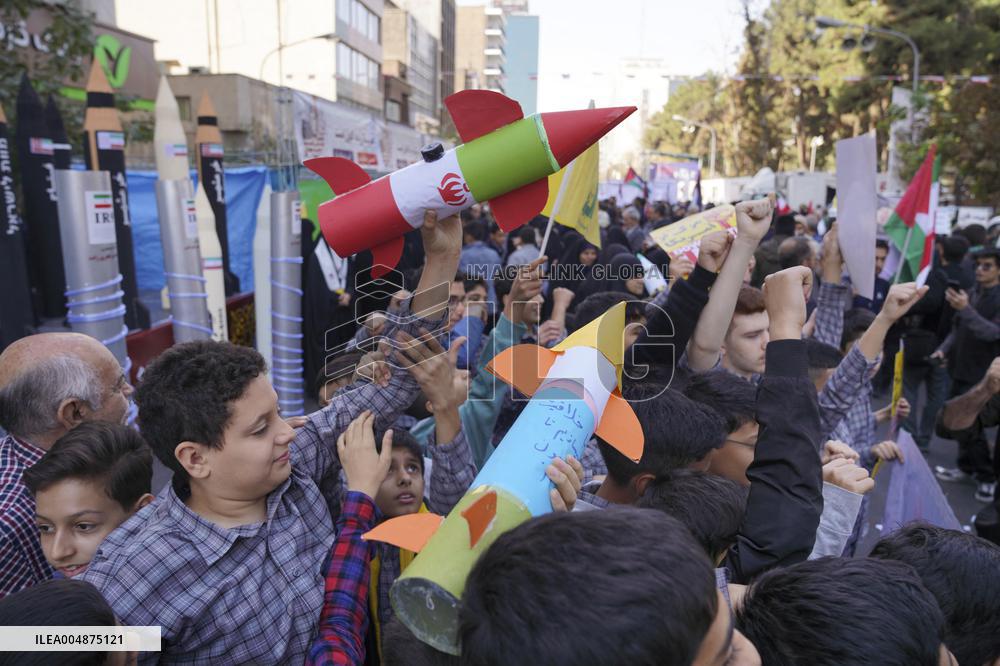 Iranians Rally At Former US Embassy - Tehran