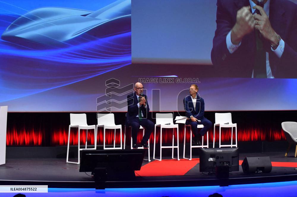 Ministerial Visits to Automotive Industry Day - Paris