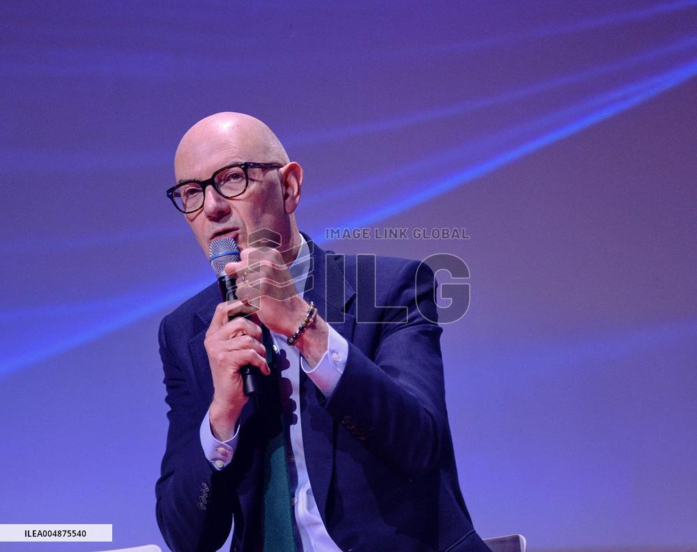 Ministerial Visits to Automotive Industry Day - Paris