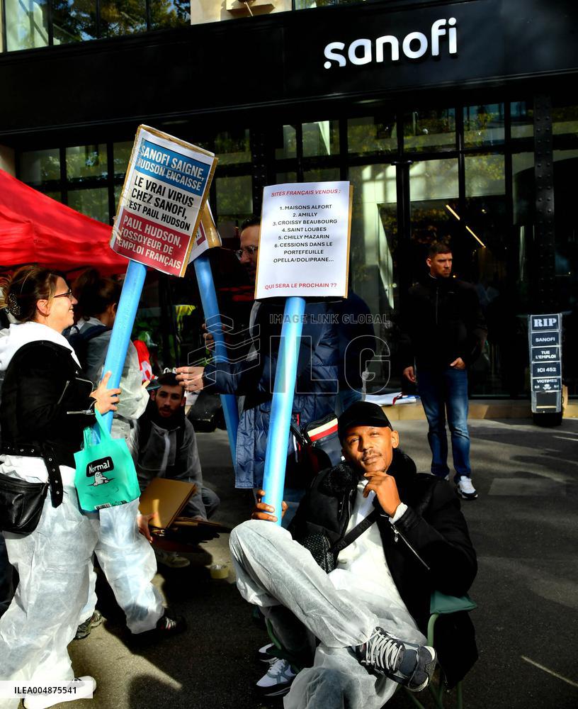 Inter-Union Rally In Front Of Maison Sanofi - Paris