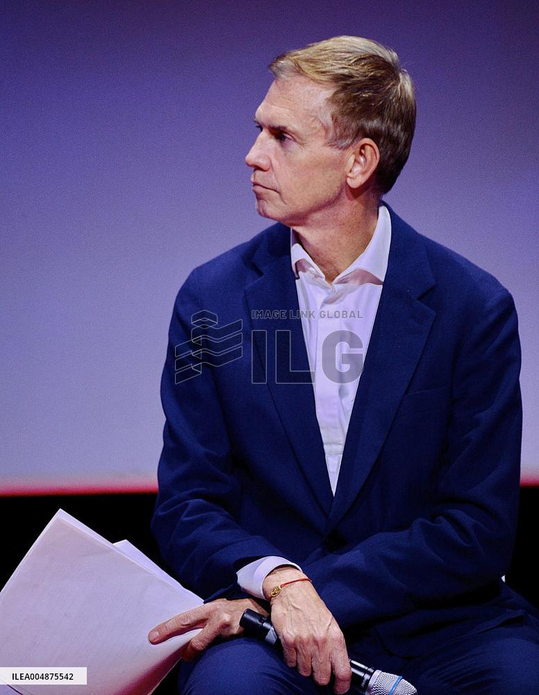 Ministerial Visits to Automotive Industry Day - Paris