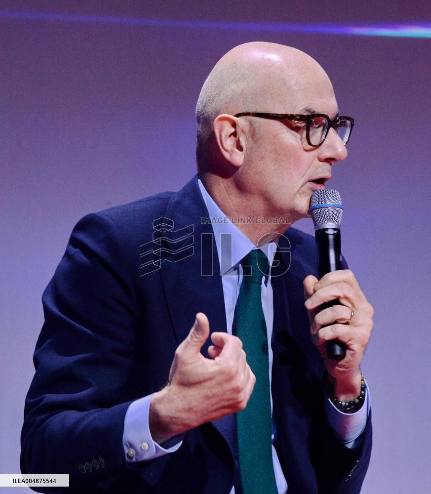 Ministerial Visits to Automotive Industry Day - Paris