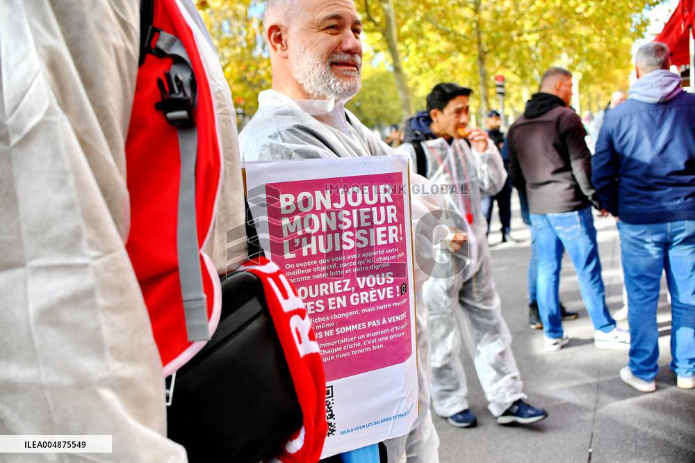 Inter-Union Rally In Front Of Maison Sanofi - Paris