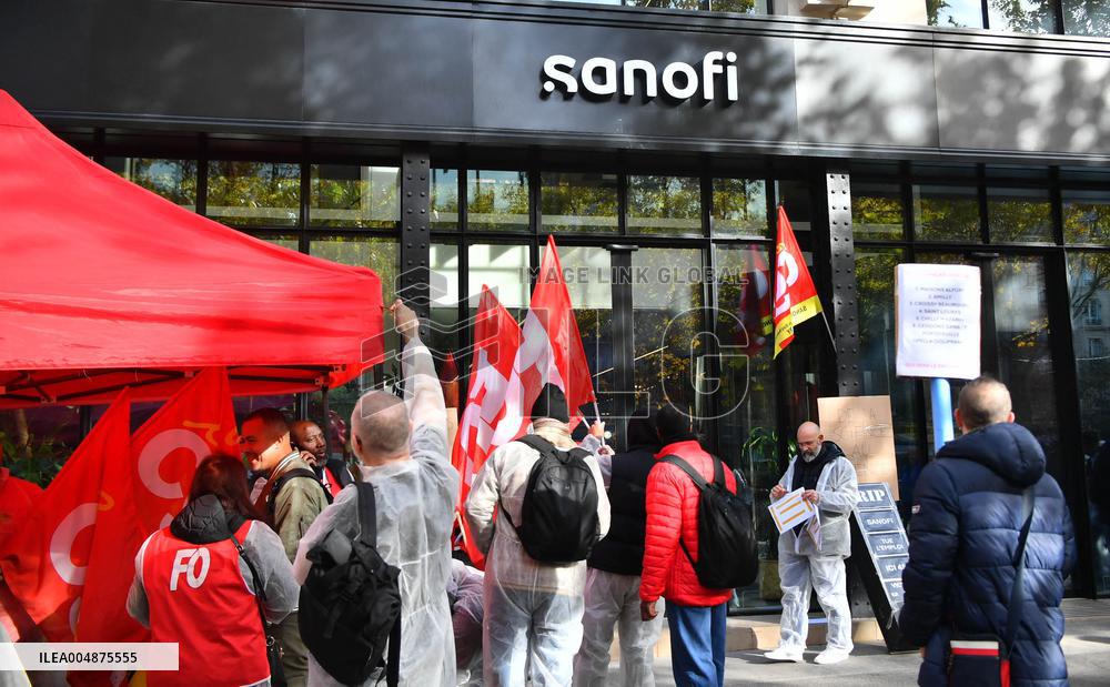 Inter-Union Rally In Front Of Maison Sanofi - Paris