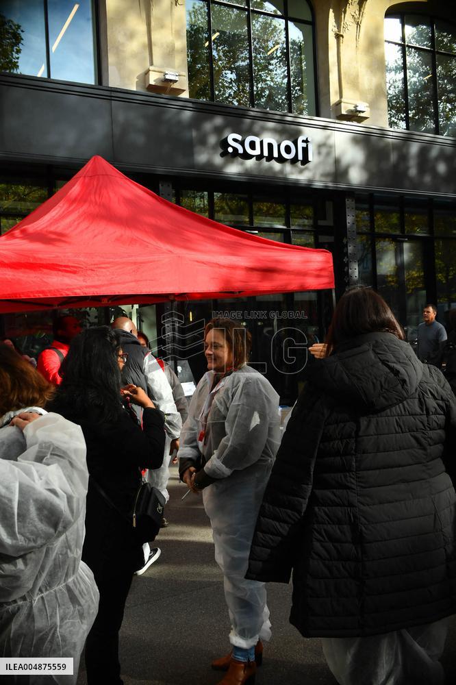 Inter-Union Rally In Front Of Maison Sanofi - Paris