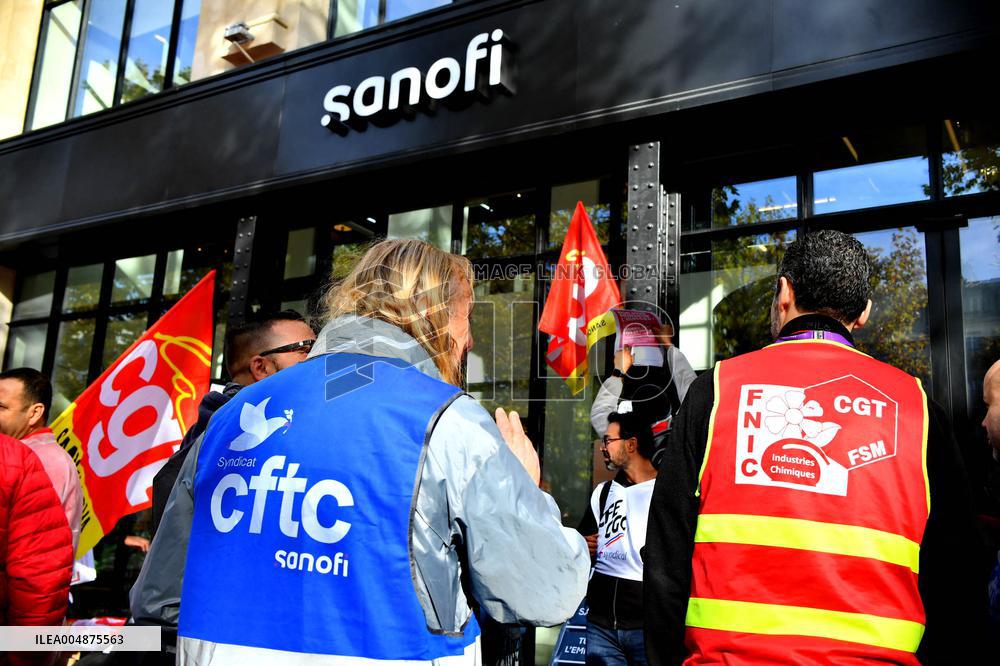 Inter-Union Rally In Front Of Maison Sanofi - Paris
