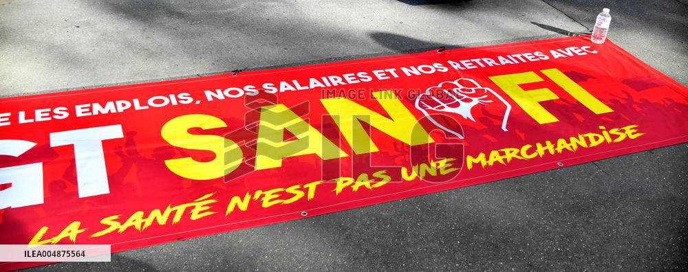 Inter-Union Rally In Front Of Maison Sanofi - Paris