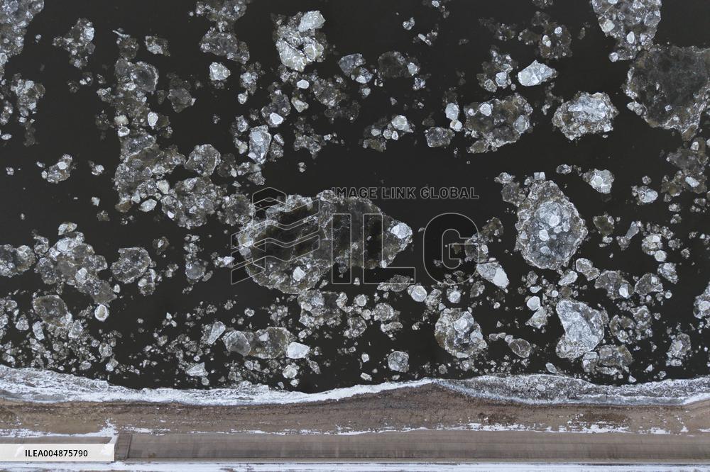 Heilongjiang River Covered in Drifting Ice - China