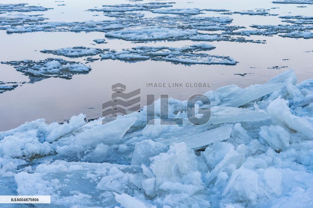 Heilongjiang River Covered in Drifting Ice - China