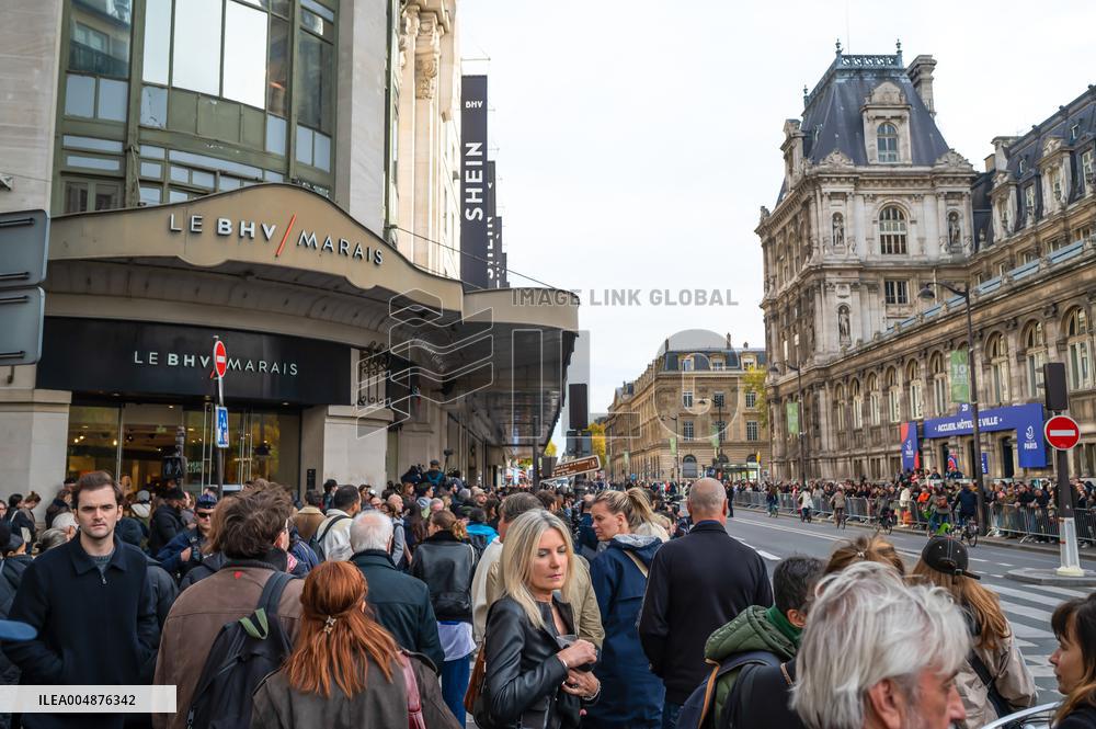 Illustration - Shein in BHV Paris