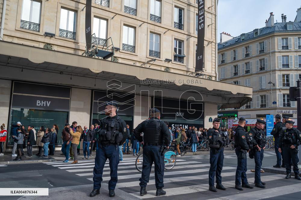 Illustration - Shein in BHV Paris