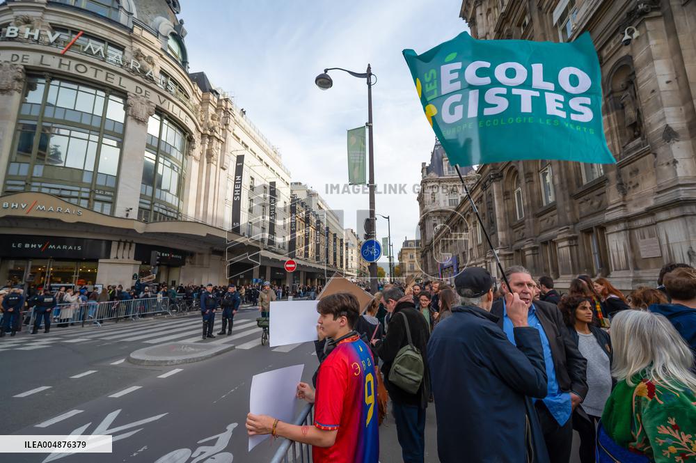 Illustration - Shein in BHV Paris