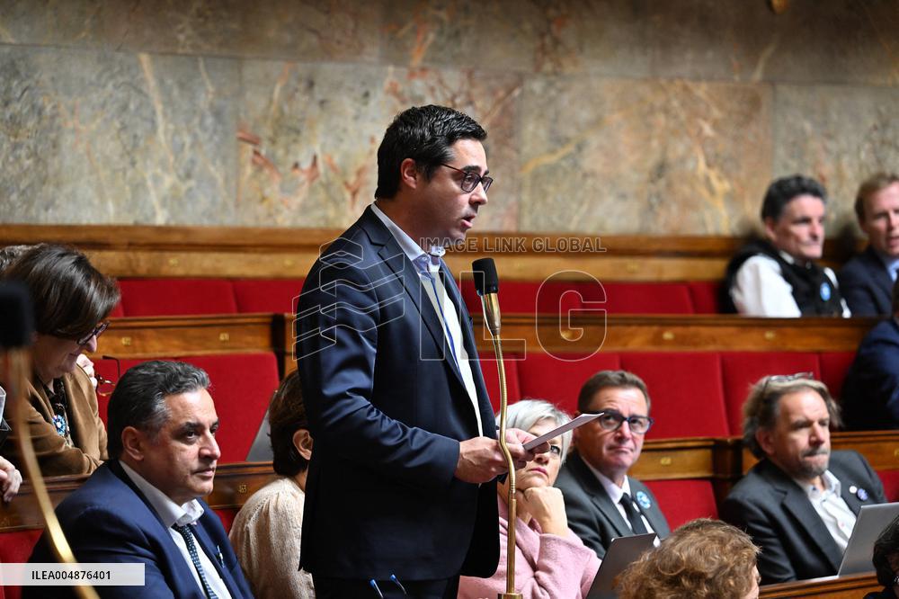 Session of Questions to the Government - Paris
