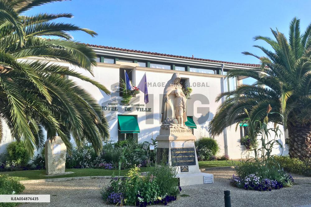 Driver Rams Into Pedestrians in Western France - Island of Oleron