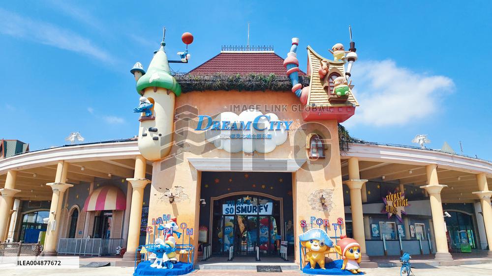 The Asia-Pacific's First Smurfs Theme Park at Shanghai Shimao Dream City