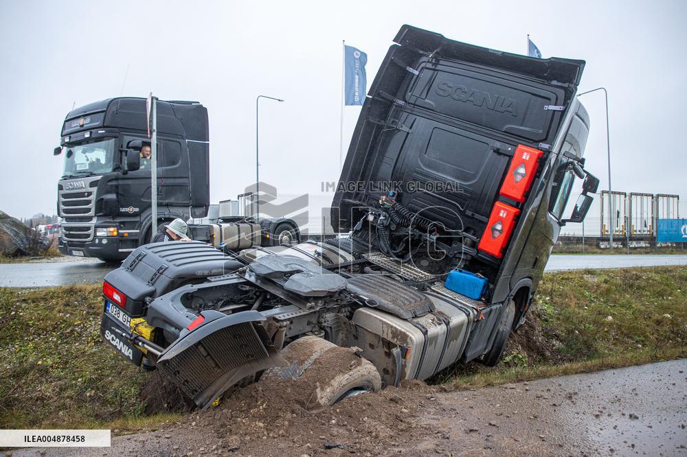 Accident involving a truck
