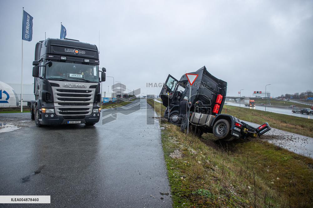 Accident involving a truck