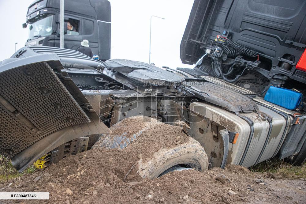 Accident involving a truck