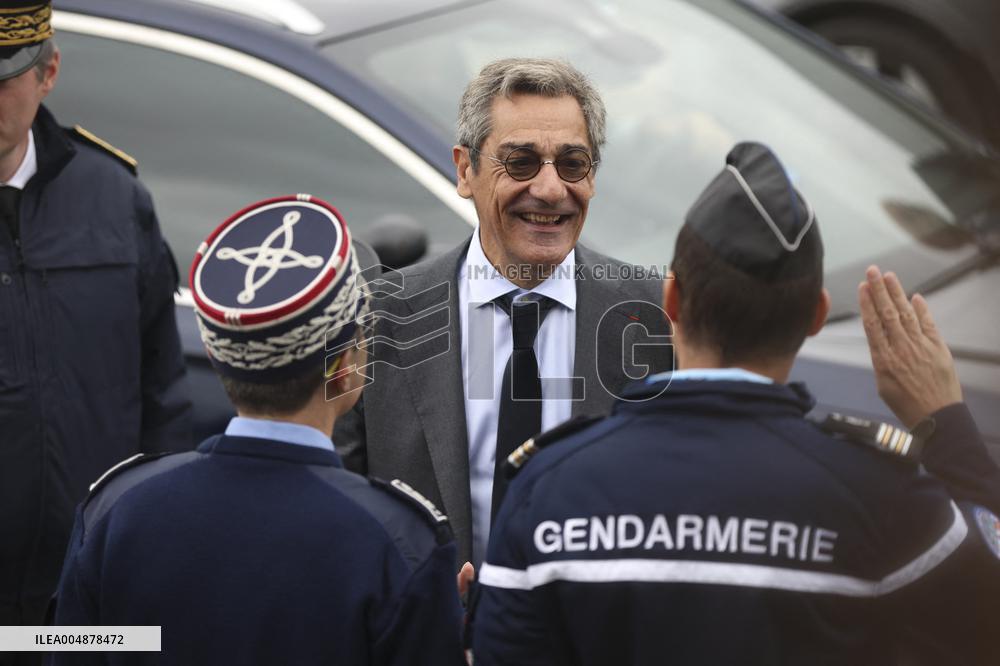 Operation to Inspect Packages from Shein - Paris