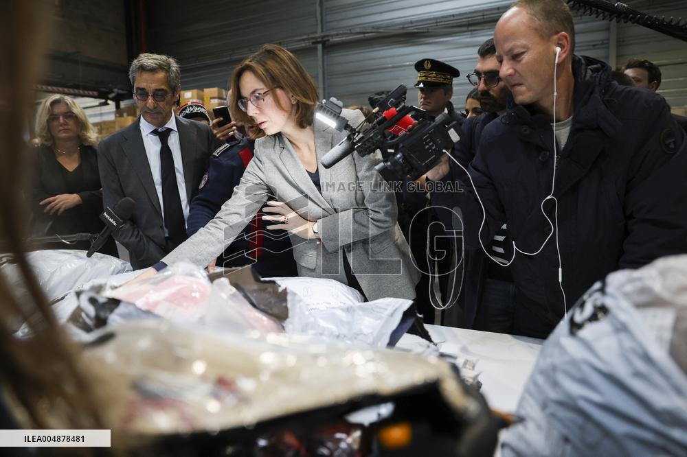 Operation to Inspect Packages from Shein - Paris