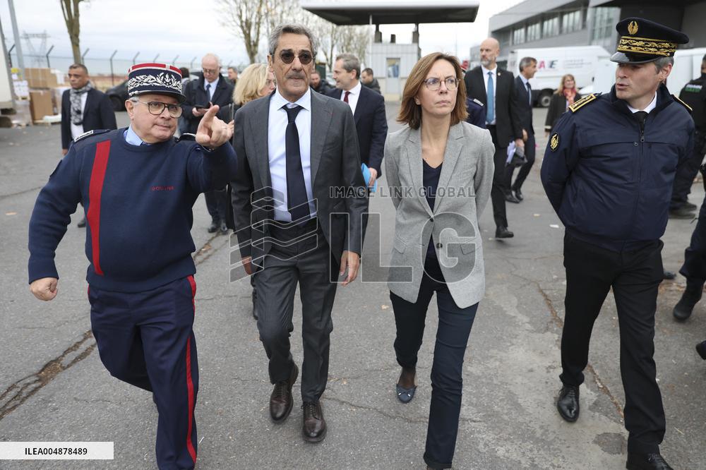 Operation to Inspect Packages from Shein - Paris